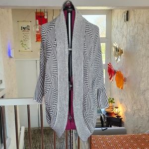 Aeropostale Cardigan in Gray & White
